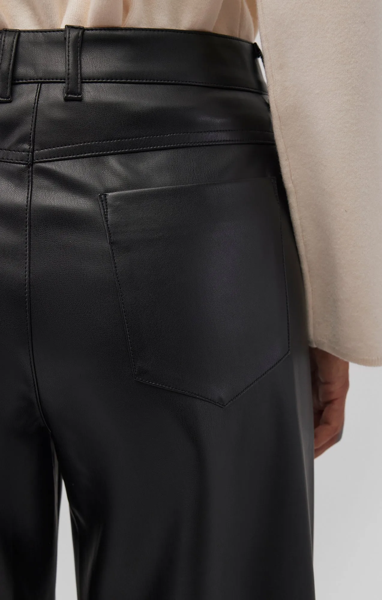 FAUX LEATHER WIDE LEG PANTS IN BLACK